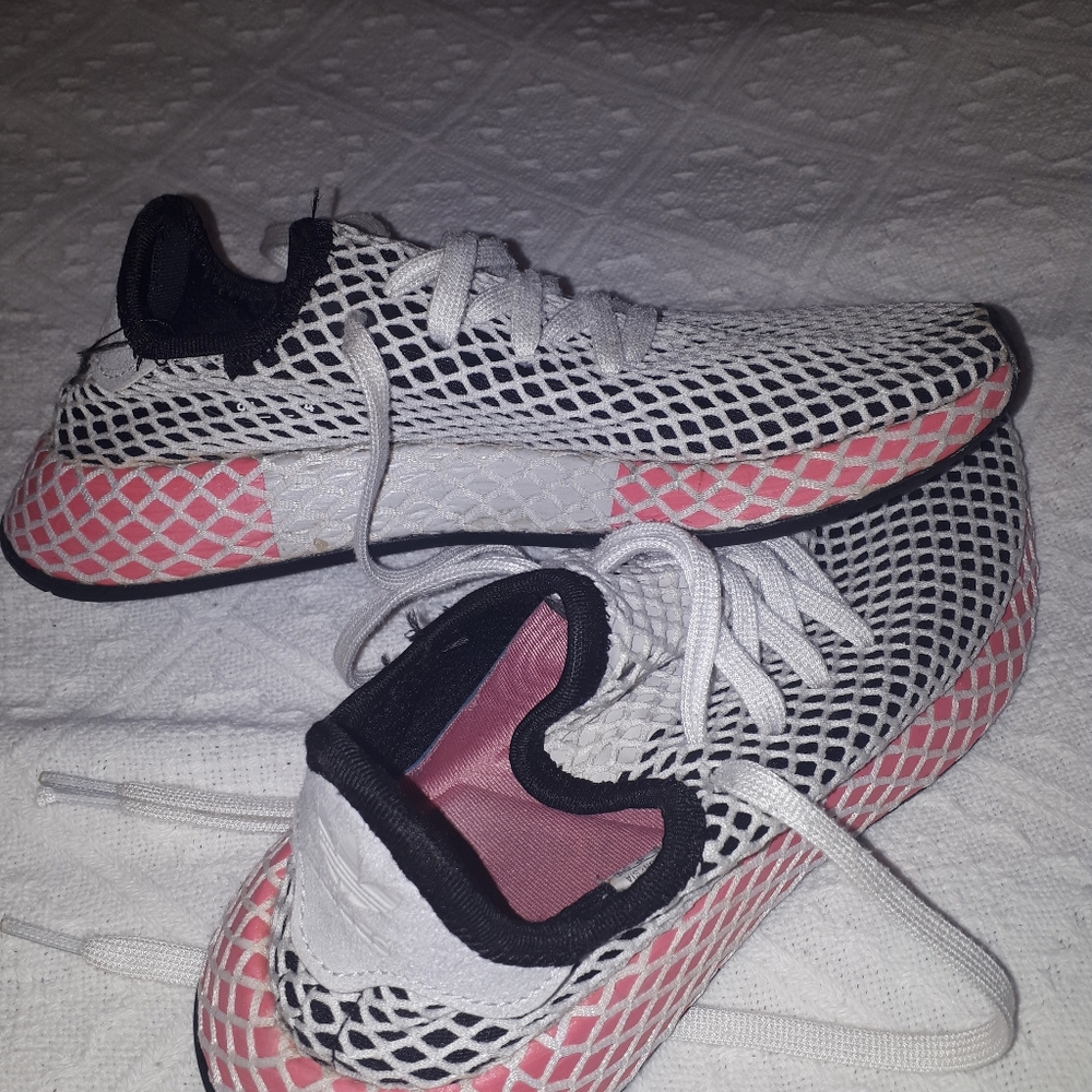 Host pic✨Adidas deerupt size 6 - Picture 3 of 5